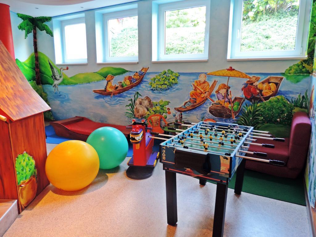 Golf-Tennis-Wellnesshotel Mori Sankt Kanzian am Klopeiner See Exterior photo