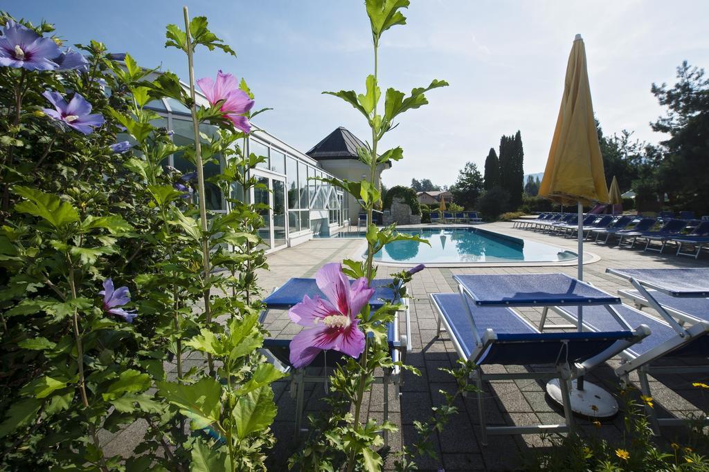 Golf-Tennis-Wellnesshotel Mori Sankt Kanzian am Klopeiner See Exterior photo