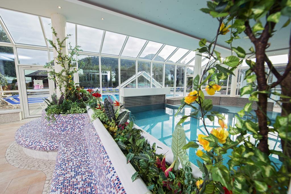 Golf-Tennis-Wellnesshotel Mori Sankt Kanzian am Klopeiner See Exterior photo