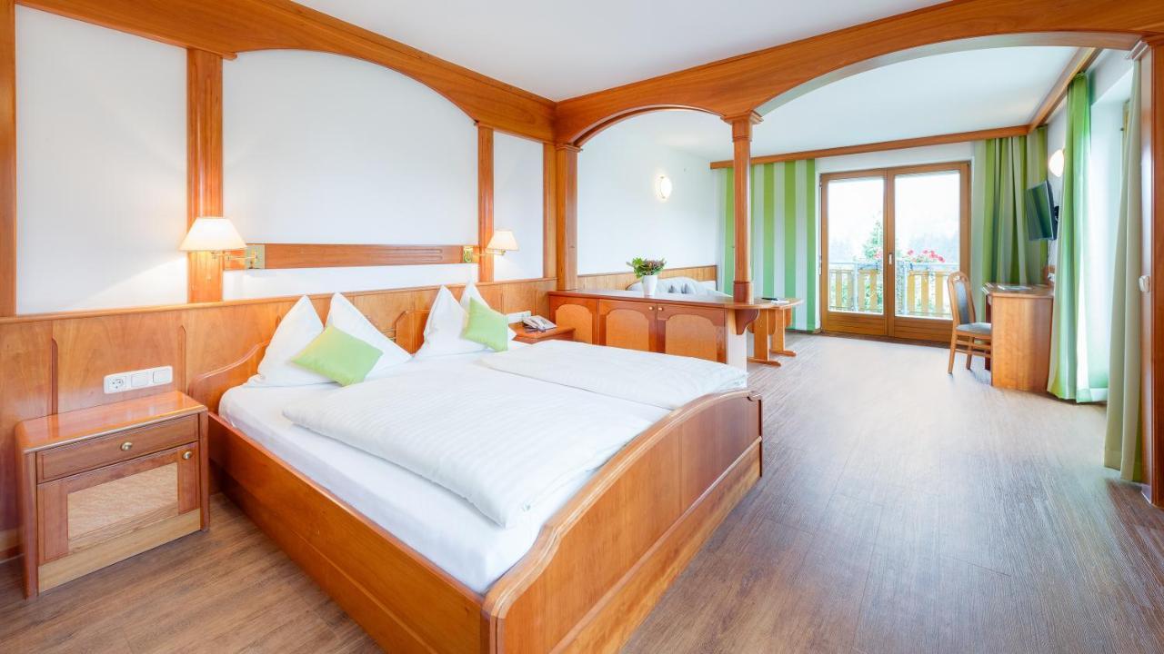Golf-Tennis-Wellnesshotel Mori Sankt Kanzian am Klopeiner See Exterior photo