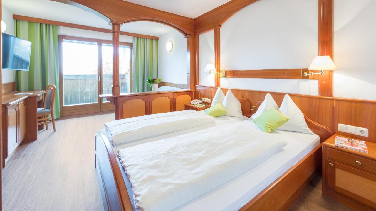 Golf-Tennis-Wellnesshotel Mori Sankt Kanzian am Klopeiner See Exterior photo