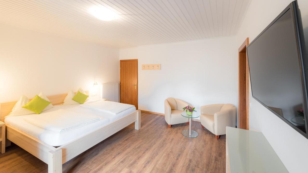 Golf-Tennis-Wellnesshotel Mori Sankt Kanzian am Klopeiner See Exterior photo